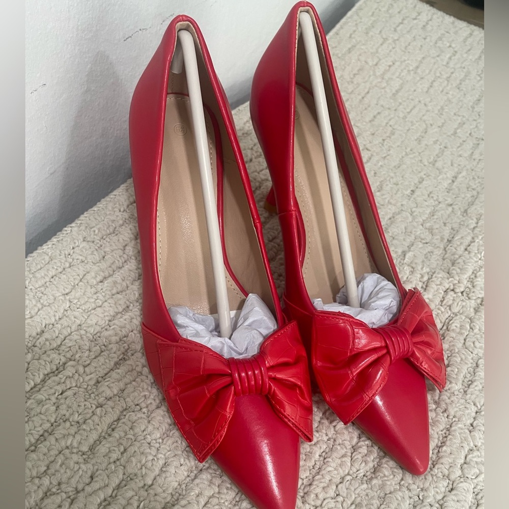 Womens pointed toe heels